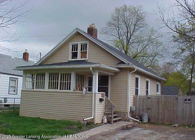 Property at 1338 Glenrose Ave, Lansing, MI 48915, 2 beds, 1 bath