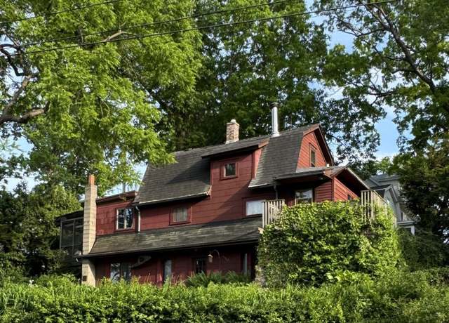 Property at 624 Forest St, East Lansing, MI 48823, 2 beds, 1.5 baths