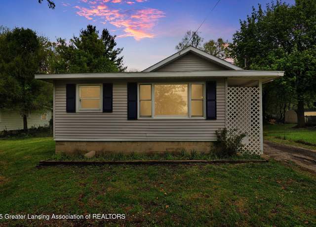Property at 218 W Thomas St, Lansing, MI 48906, 3 beds, 1 bath