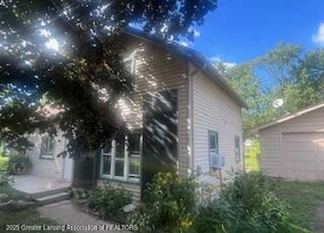 Property at 323 E Main St, Elsie, MI 48831, 4 beds, 1 bath