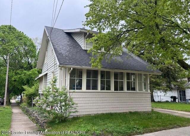 Property at 534 S Fairview Ave, Lansing, MI 48912, 3 beds, 1.5 baths