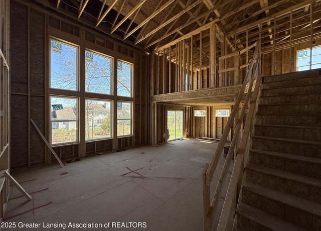 Property at 11350 Traverse Dr, Grand Ledge, MI 48837, 3 beds, 2.5 baths