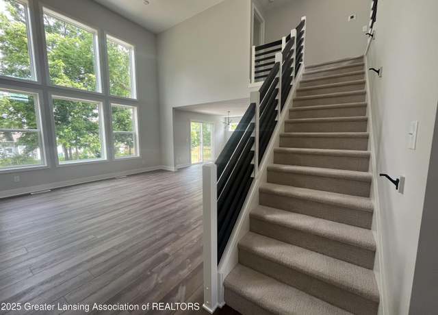 Property at 11350 Traverse Dr, Grand Ledge, MI 48837, 3 beds, 2.5 baths