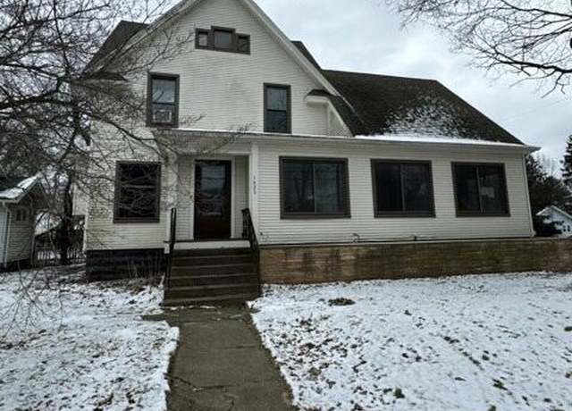 Property at 1623 4th St, Jackson, MI 49203, 6 beds, 3 baths