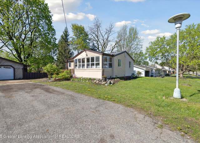 Property at 933 W Northrup St, Lansing, MI 48911, 2 beds, 1 bath