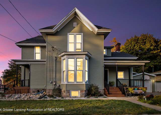 Property at 301 E Walker St, St. Johns, MI 48879, 4 beds, 3 baths