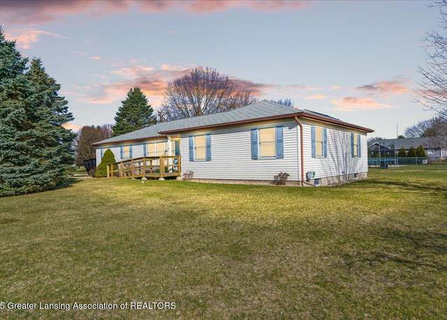 Property at 1021 Eaton Green Dr, Charlotte, MI 48813, 3 beds, 2 baths