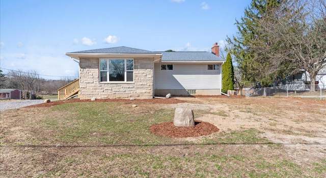 Photo of 1183 Grovenburg Rd, Holt, MI 48842
