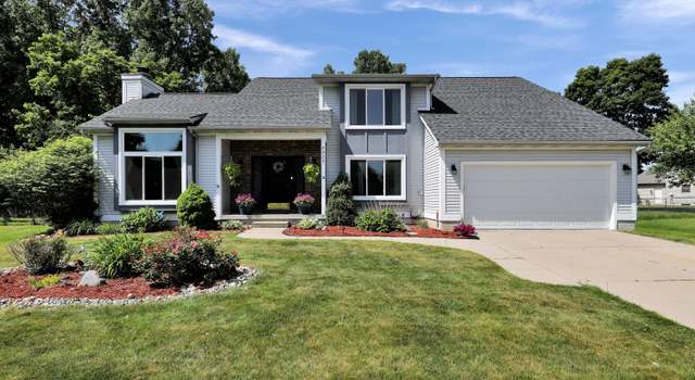 Photo of 5925 Cabrena Dr, Lansing, MI 48917