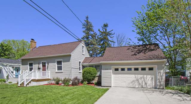Photo of 2119 Grant St, Lansing, MI 48910