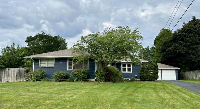 Photo of 943 Lantern Hill Dr, East Lansing, MI 48823