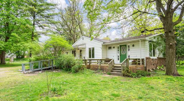 Photo of 13549 Walnut St, Bath, MI 48808