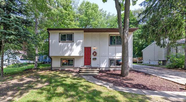 Photo of 1230 Lilac Ave, East Lansing, MI 48823