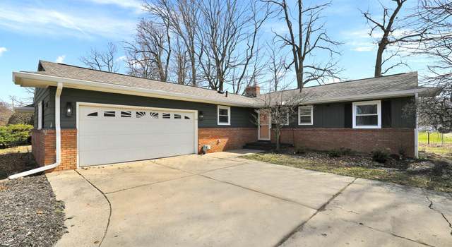 Photo of 2831 Woodview Dr, Lansing, MI 48911