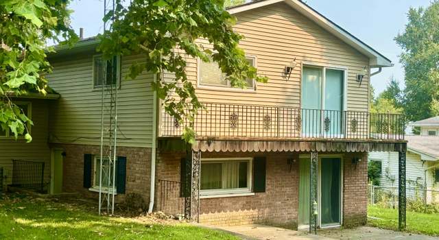 Photo of 1112 S Sheldon St, Charlotte, MI 48813