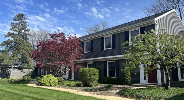 Photo of 1425 E Lakeside Dr, East Lansing, MI 48823