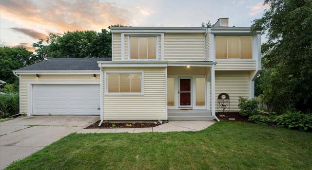 Photo of 810 E Maple St, Mason, MI 48854