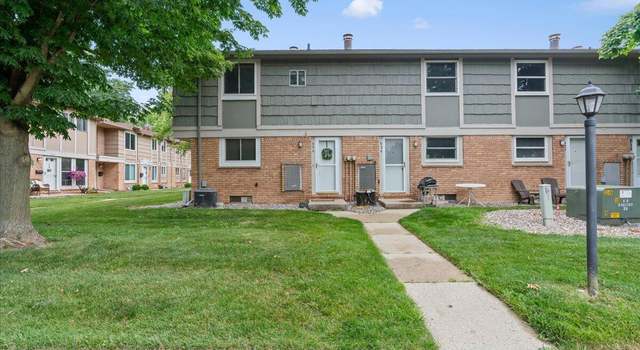 Photo of 956 Trafalger Ln, East Lansing, MI 48823