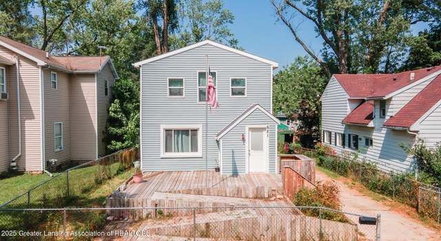 Photo of 621 Ridgewood Ave, Lansing, MI 48910