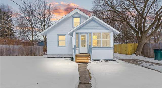 Photo of 712 Cooper Ave, Lansing, MI 48910