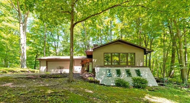 Photo of 13368 Forest Hill Rd, Grand Ledge, MI 48837