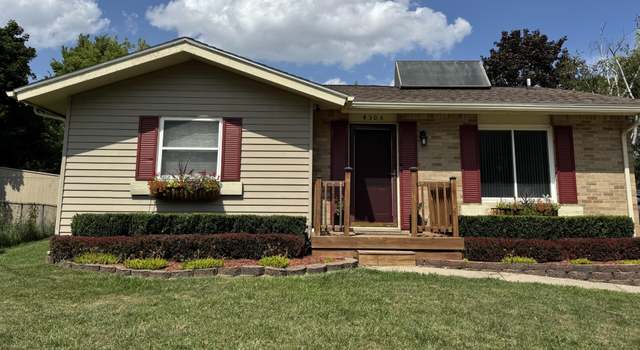 Photo of 4305 Old Castle Cir, Lansing, MI 48911