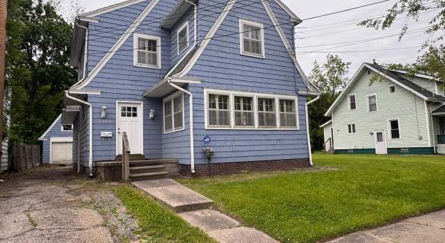 Photo of 1305 W Hillsdale St, Lansing, MI 48915