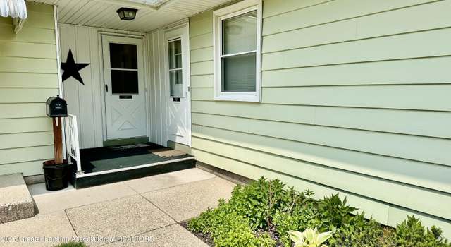 Photo of 884 SE Andover Ct, Kentwood, MI 49508