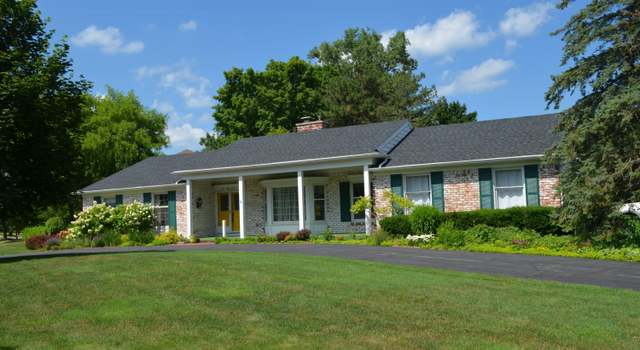 Photo of 1057 Applegate Ln, East Lansing, MI 48823