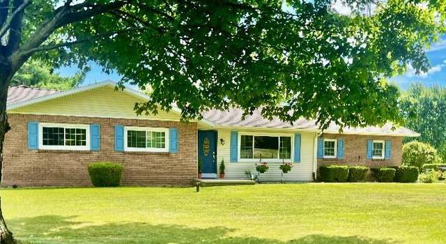Photo of 1649 Battle Creek Rd, Charlotte, MI 48813