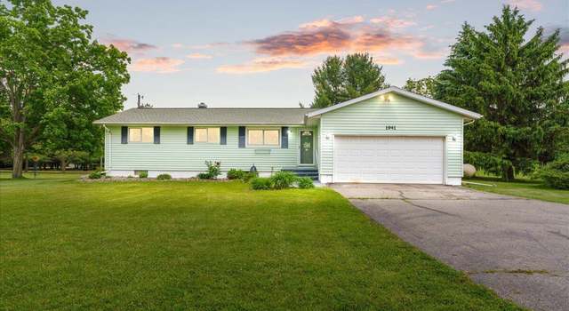 Photo of 1941 S Royston Rd, Eaton Rapids, MI 48827