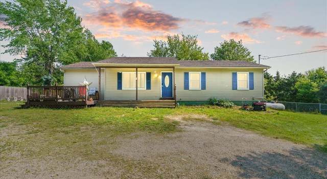 Photo of 10651 Bell Oak Rd, Fowlerville, MI 48836