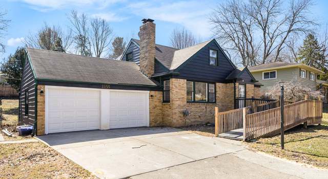 Photo of 2255 Pembroke Rd, Lansing, MI 48906