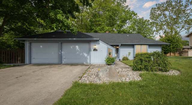 Photo of 1098 Brookside Dr, Grand Ledge, MI 48837