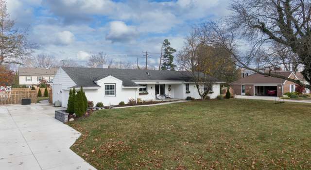 Photo of 915 Applegate Ln, East Lansing, MI 48823