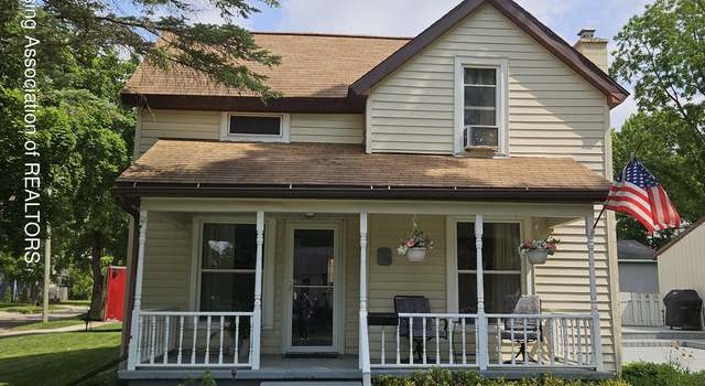 Photo of 405 E Shaw St, Charlotte, MI 48813