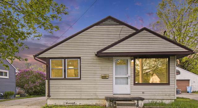Photo of 1925 Hillcrest St, Lansing, MI 48910