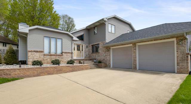 Photo of 690 Tanbark Dr, Dimondale, MI 48821