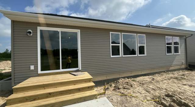 Photo of 6686 Castleton Dr, Grand Ledge, MI 48837