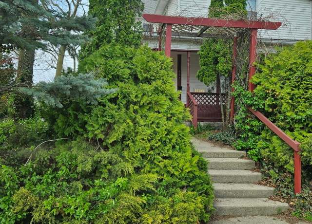 Property at 637 E Livingston St, Celina, OH 45822, 5 beds, 2.5 baths