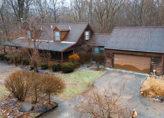 Property at 622 E Eva Cir, Springfield, OH 45504, 3 beds, 2.5 baths