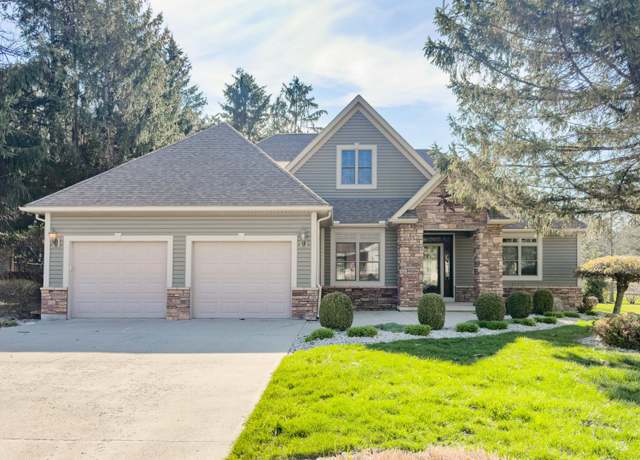 Property at 213 Evergreen Dr, Bellefontaine, OH 43311, 3 beds, 2 baths