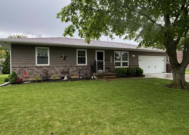 Property at 1006 Meadowview Dr, Celina, OH 45822, 3 beds, 2.5 baths
