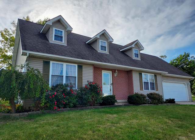 Property at 904 Tecumseh Dr, Saint Marys, OH 45885, 3 beds, 2.5 baths