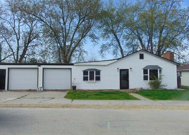 Property at 815 Everglade Ave, Saint Marys, OH 45885, 3 beds, 1 bath