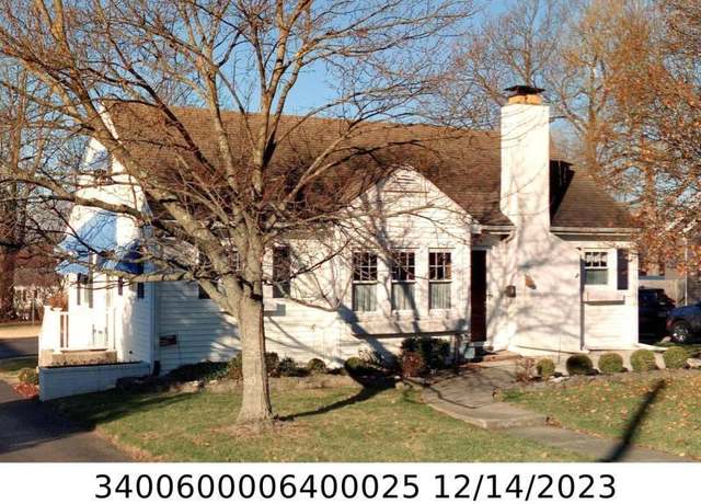 Property at 1501 Crestview Dr, Springfield, OH 45504, 2 beds, 1 bath