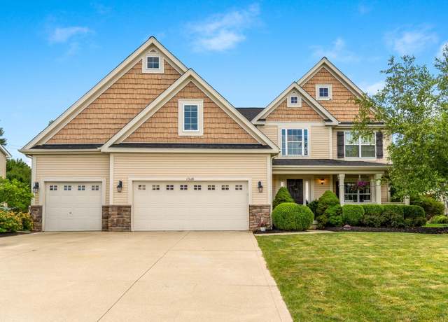 Property at 1305 Fox Run Dr, Marysville, OH 43040, 4 beds, 2.5 baths
