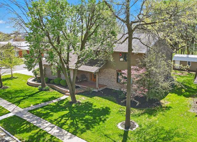 Property at 2002 Barnsbury Ct, Celina, OH 45822, 5 beds, 2.5 baths