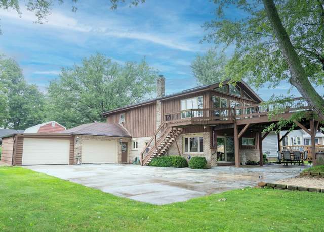 Property at 107 Parkway Ct, Saint Marys, OH 45885, 3 beds, 2 baths