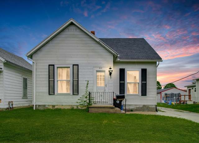Property at 608 W Pearl St, Wapakoneta, OH 45895, 3 beds, 1 bath